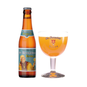 St Bernardus Extra 4 met ingeschonken St. Bernardus bierglas