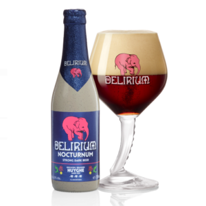 Speciaalbier Delirium Nocturnum met ingeschonken Delirium bierglas