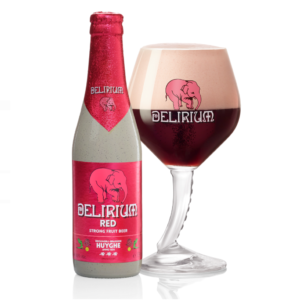 Speciaalbier Delirium Red met ingeschonken Delirium bierglas