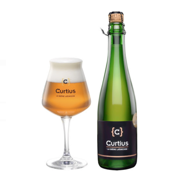 Speciaalbier Curtius met ingeschonken bierglas